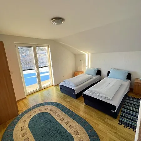 Kuca Vesna * 쿠프레스